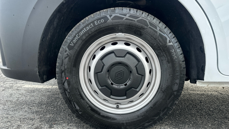 Renault Master Mwb Diesel Fwd MM35 Blue dCi 130 Advance Medium Roof Van